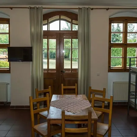 ホステル Im Herrenhaus シュクロイディッツ